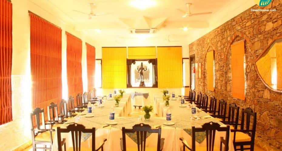 Lively Kesar Mahal for family and friends in the fort, Alwar 5