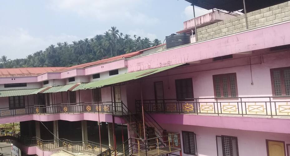Royal park tourist home, Kozhikode 1