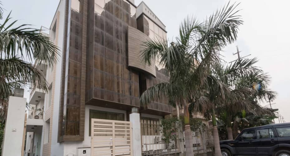 Treebo Trend House Inn, Noida 2