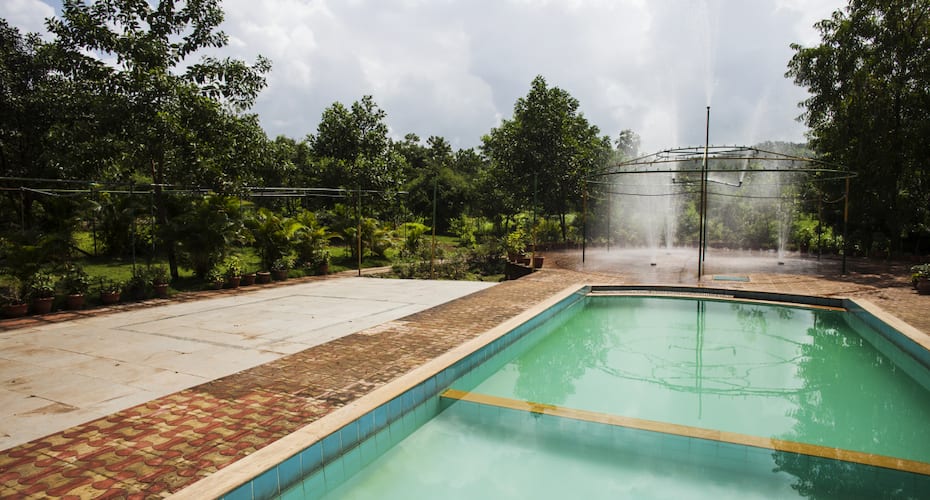 Stay in a Super Deluxe Room at Wada, Igatpuri 4
