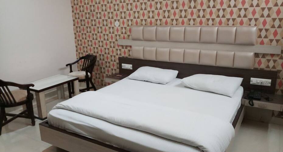 Suraj Hotel, Hanumangarh 1
