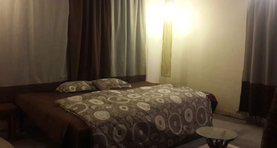 Double bedded Room stay in a Villa one of the best view., Lansdowne 2