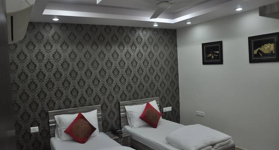 Hotel Invitation, Faridabad 2