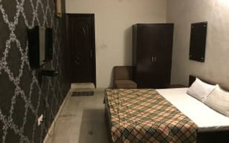 Hotel Invitation, Faridabad 3