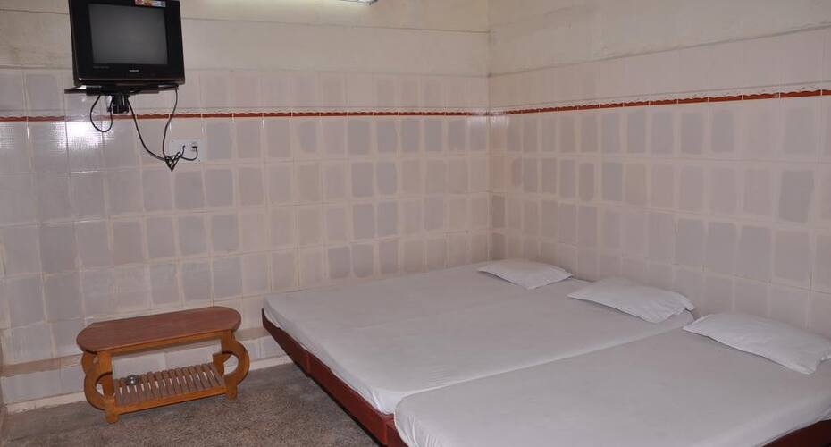 R.R Hotel, Anantapur 3
