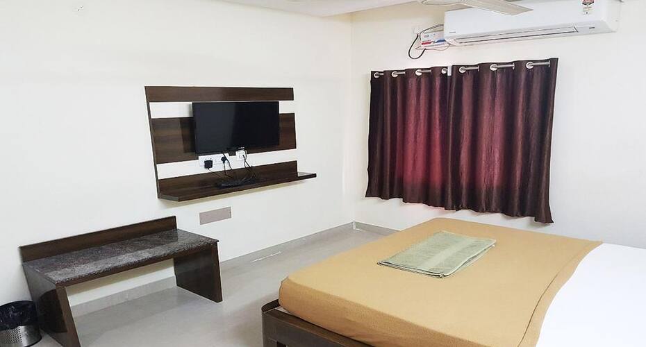 R.R Hotel, Anantapur 5