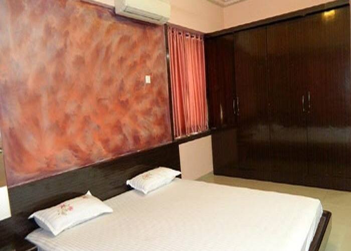 Madam Re Neptune Tower - 2 BHK, Mumbai 3