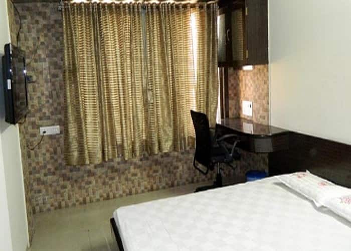 Madam Re Neptune Tower 2 BHK (Apartment 4), Mumbai 5
