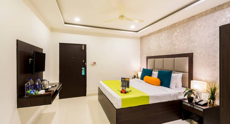 Hotel Signature Airport zone shamshabad, Hyderabad 2