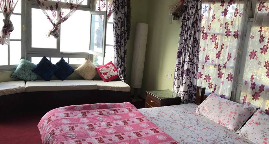 Live Away Home 1 - Darjeeling, Darjeeling 2
