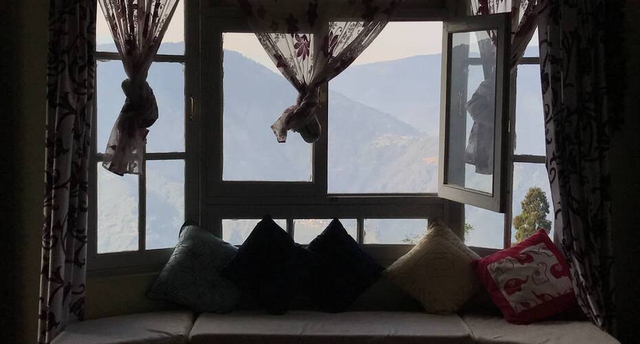 Live Away Home 1 - Darjeeling, Darjeeling 4