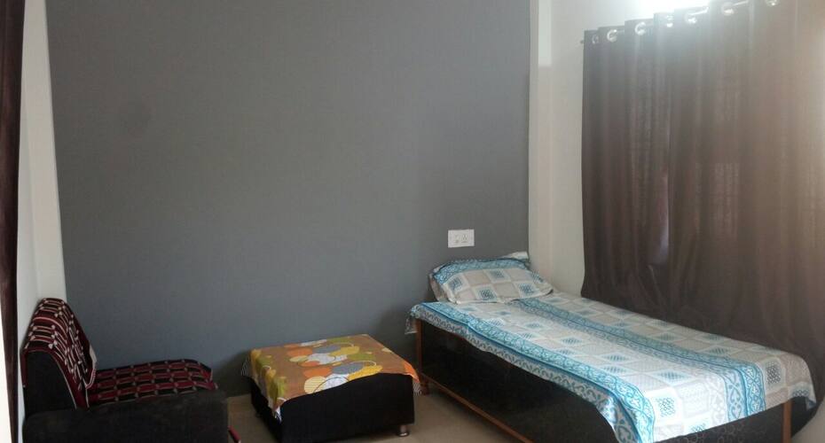 Deepika Homestay, Indore 5