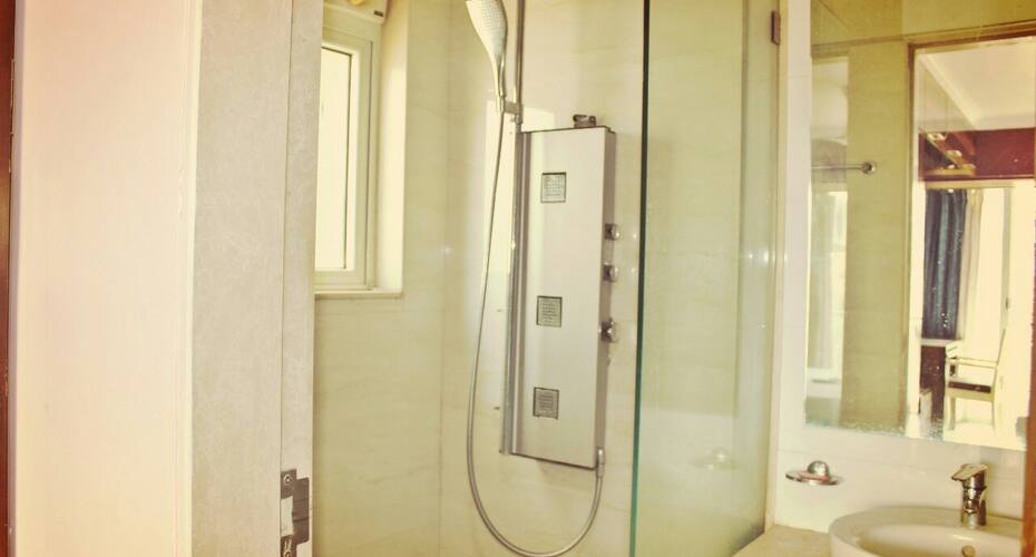 Iconic Stay Near BKC, Mumbai 5