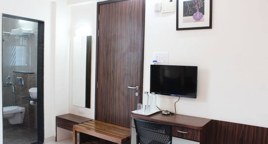 Studio Apartment stay - Park View - Studio & Serviced Apartments, Pune 3