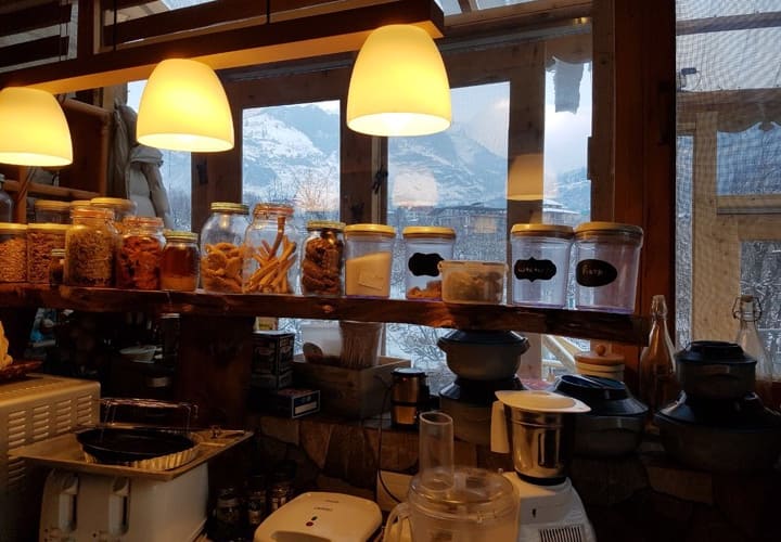 CHALET WINDFLOWER - An Alpine Chalet North of Manali, Manali 4