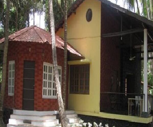 Master Room stay - Palms Cottage, Alibaug 2