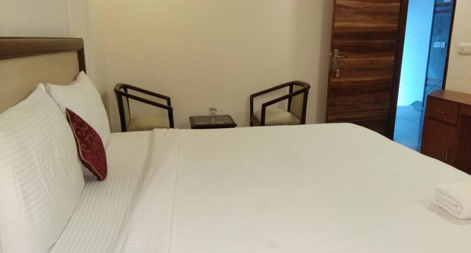 Yoyo  Room Sec62, Noida 4