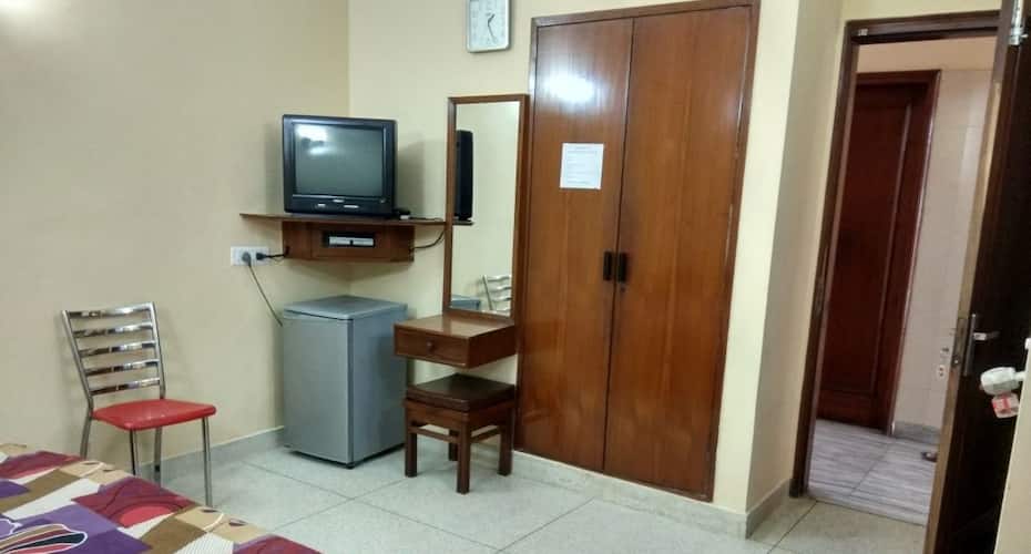 Swarna Grand Ac Guest House, Guntur 4