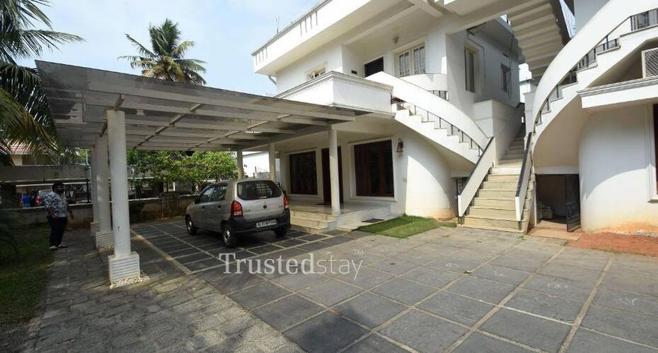 TrustedStay Rose Garden, Kochi 1