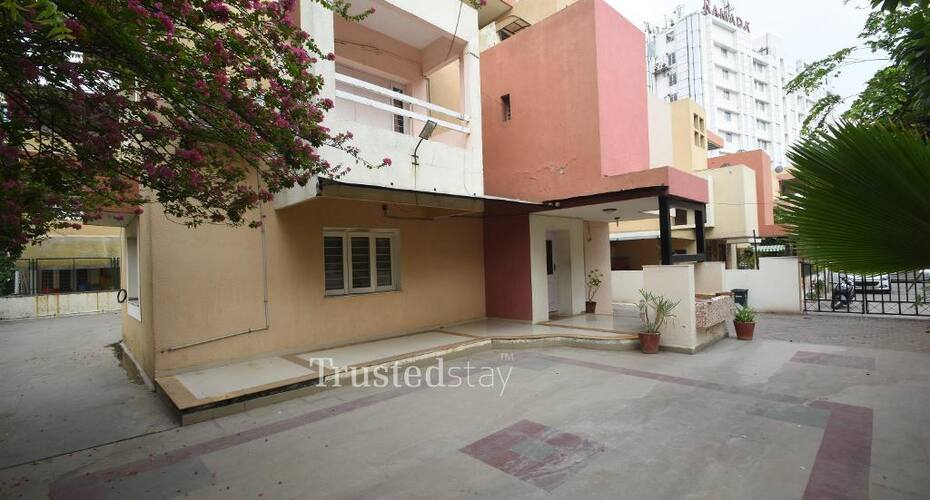 TrustedStay Pushpak Bungalows, Ahmedabad 1