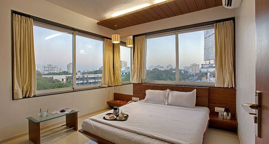 Pallav Hotel, Rajkot 3