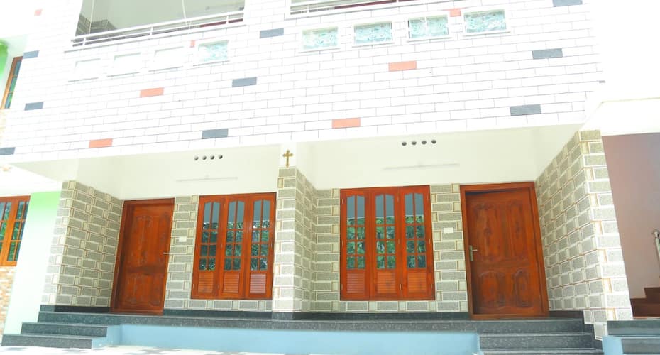 Oman house, home stay near Aster Medcity, Kochi 3