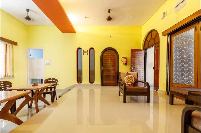 At Rest House, Kolkata 2
