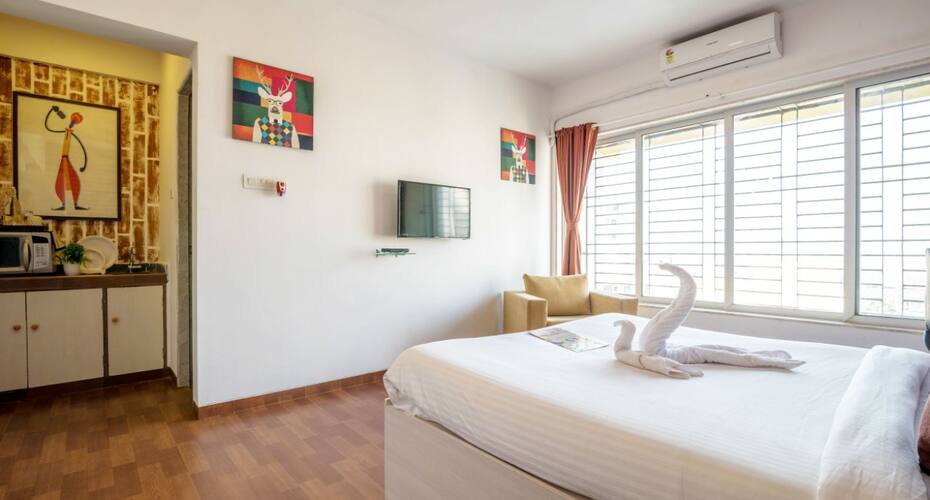 Airport view - studio apartment, Mumbai 3