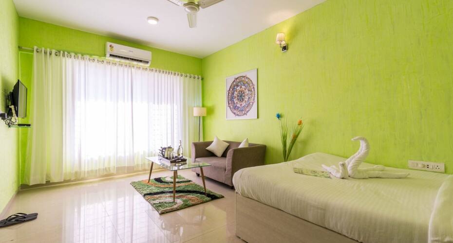 Charming Green Studio near BKC, Mumbai 2