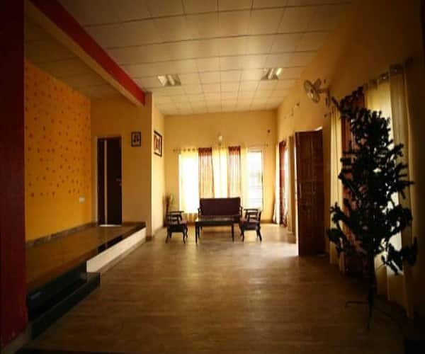 Airy Rooms in a Comfortable Homestay in Bhopal, Bhopal 4