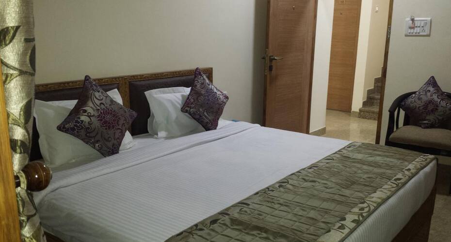 Lakehills Serviced Apartment, Bhopal 4