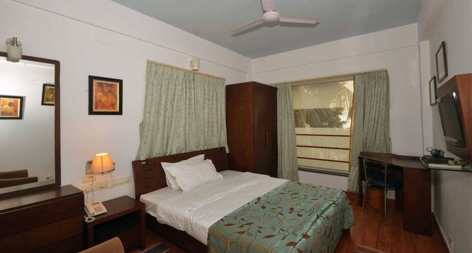 TrustedStay Broad street, Kolkata 2