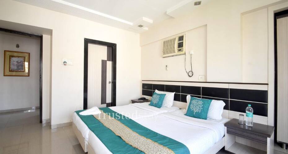 TrustedStay Gurbachan, Mumbai 3