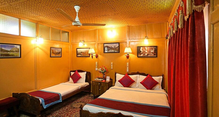 King Paradise Houseboat, Srinagar 2