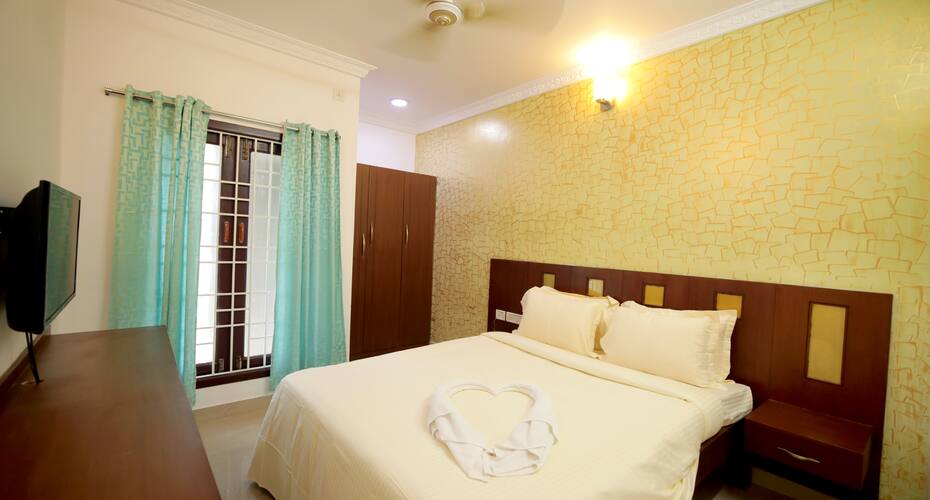 Lee Crysstal Chennai Price Reviews Photos Address