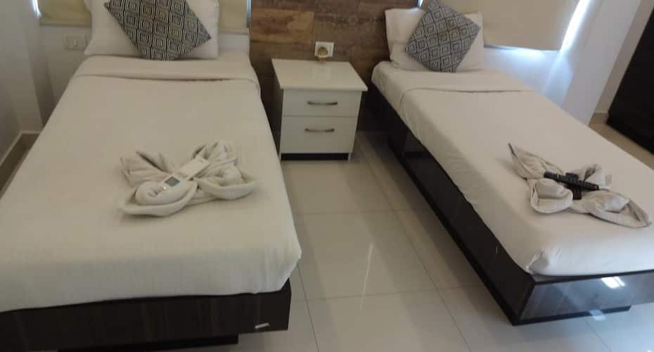 Convastay Gajel - Near Apollo Main Hospital Greams Road, Chennai 4