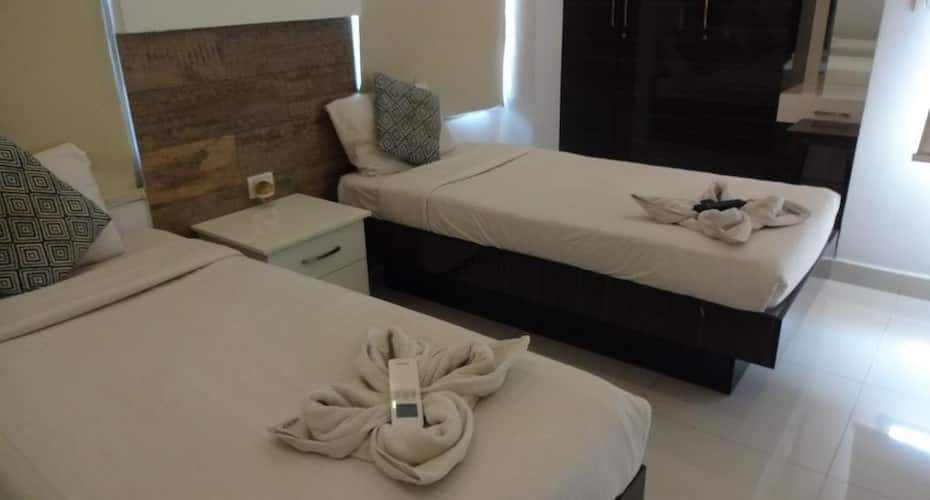 Convastay Gajel - Near Apollo Main Hospital Greams Road, Chennai 5