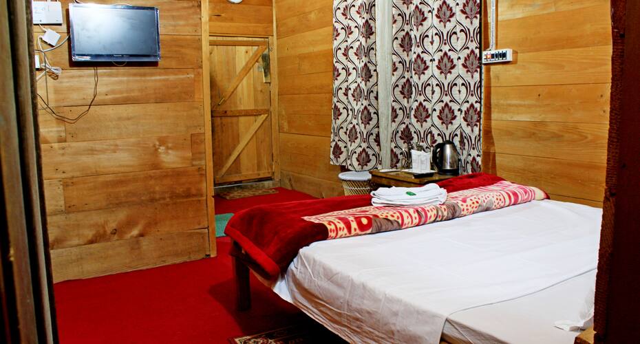 Apple Valley Inn, Lachung 5