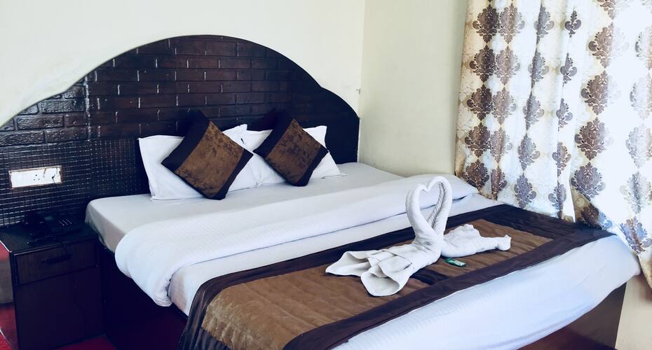 De Phoenix Eye Hotel and Restaurent, Manali 2