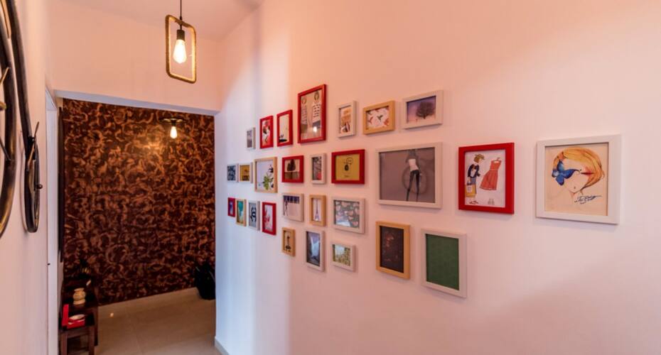 Vintage Styled - 2 BHK Apartment, Mumbai 3
