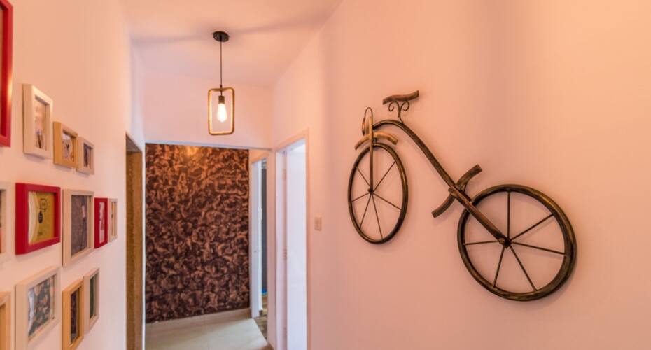 Vintage Styled - 2 BHK Apartment, Mumbai 4