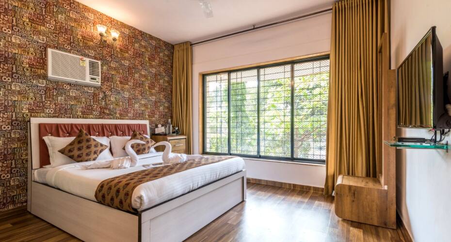 Vintage Styled - 2 BHK Apartment, Mumbai 5