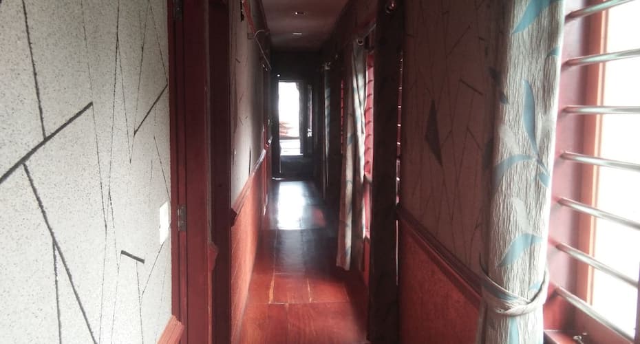 Kerala Tour Holidays Four Bed Premium, Alleppey 4