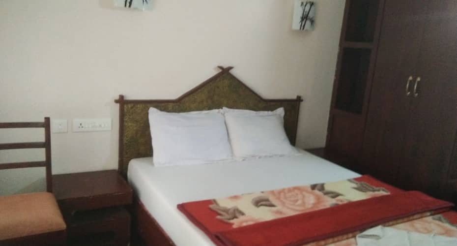 Kerala Tour Holidays Land Cruiser House Boat, Alleppey 4