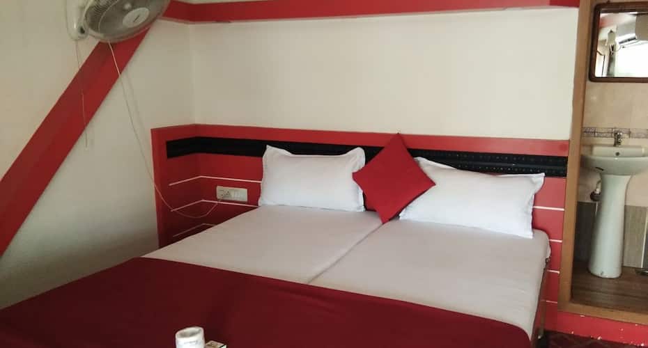 Carnival Cruise House Boat, Alleppey 3