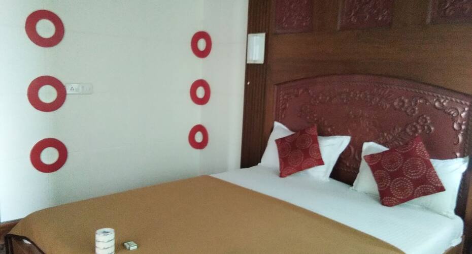 Carnival House Boat 2 Bed, Alleppey 2