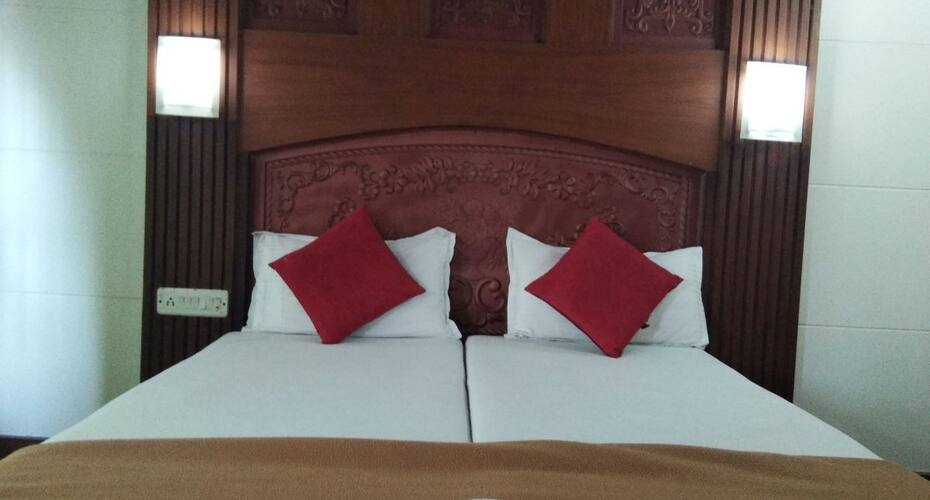 Carnival House Boat Premium, Alleppey 3