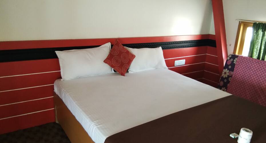 Carnival Roses House Boat, Alleppey 4
