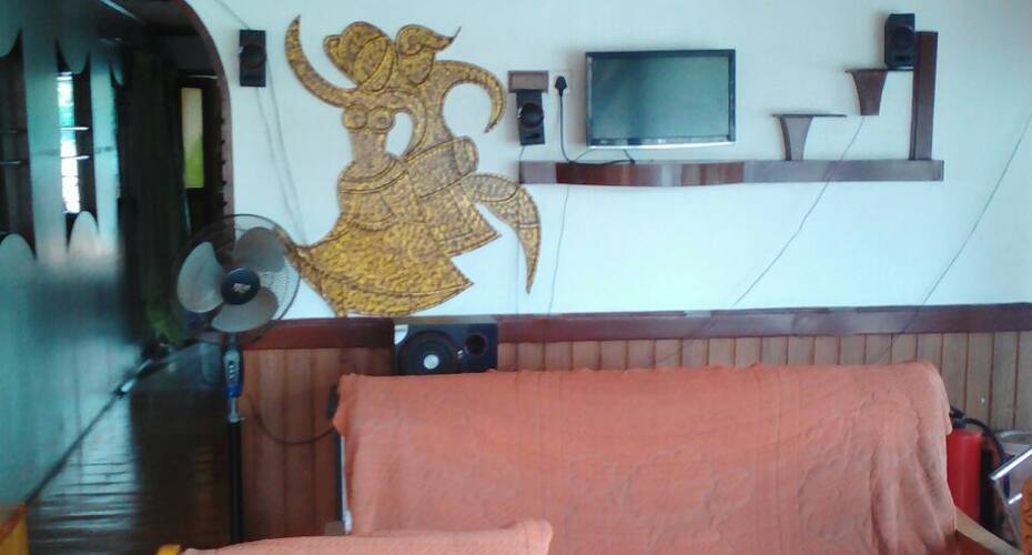 Kerala Tours 2 Bed, Alleppey 4