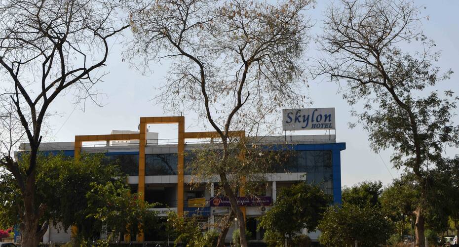 HotelSkylon, Gandhinagar 4